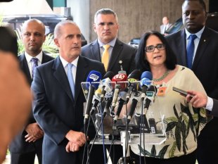 Retrocesso: Bolsonaro confirma reacionária evangélica para ministério da Mulher e Família 
