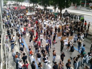 Mais de mil se manifestam no Rio de Janeiro contra Bolsonaro e pelas vidas negras