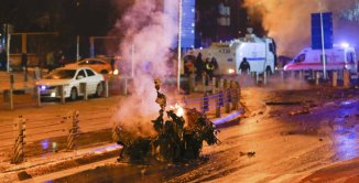 Explosão de carro-bomba deixa ao menos 15 mortos em Istambul