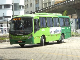 Em Betim o superlotado ônibus é “executivo”, mas o serviço está longe de ser
