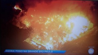 Incêndio na favela Santa Rita, zona norte de Osasco, deixa 25 famílias desabrigadas