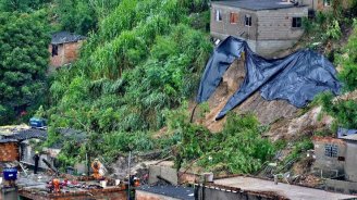 Com 53 mortes pelas chuvas em MG, Bolsonaro gastou 1/3 dos recursos de prevenção de desastres 