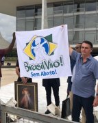 Bolsonaro conivente com a morte de milhares de mulheres: "não haverá aborto no Brasil"