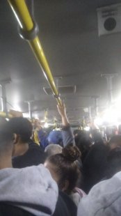 Passageiro e rodoviário denunciam lotação dos ônibus e abandono de linhas em Porto Alegre