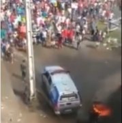 [VÍDEO] Multidão se revolta em Sergipe contra atrocidade da PRF e faz militares recuarem