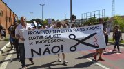 Professores fazem protesto contra Ackmin em Diadema