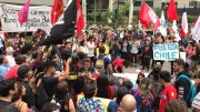 Consulado do Chile em SP: manifestantes apoiam batalha contra Piñera