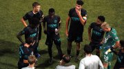 "Não vamos tolerar": Time de futebol dos EUA abandona partida em protesto contra homofobia