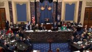 O Senado estadunidense absolve Donald Trump do processo de impeachment