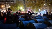 França: indignação pelo brutal despejo de um acampamento de migrantes em Paris