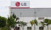 Trabalhadores entram em greve em Taubaté contra o encerramento da produção de celulares da LG