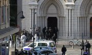 Novo atentado na França deixa 3 mortos enquanto perseguição do governo a muçulmanos cresce