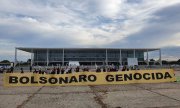 Após prisão de ativistas por chamarem Bolsonaro de Genocida, nova manifestação ocorre em Brasília