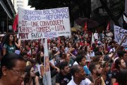 Ato em Belo Horizonte contra Bolsonaro reúne milhares 