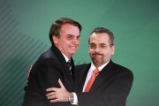 Dinheiro que Bolsonaro usou para comprar parlamentares saiu de cortes na educação