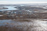 Biden apoia projeto gigantesco de extração de petróleo no Alasca, atacando indígenas