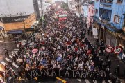 Nem repressão nem chuva impedem milhares de jovens e trabalhadores de se manifestar