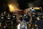 Protesto nos EUA após a polícia assassinar mais um negro em Charlotte
