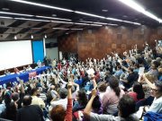Professores da UERJ decidem continuar em greve