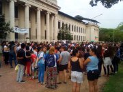 Estudantes no RS fazem ato contra a precarização na educação feita pelo governo Leite