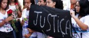 Aos gritos de "justiça" a estudante Maria Eduarda é enterrada no Rio