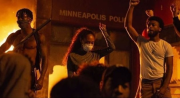 [Vídeo] Terceira noite de protestos em Minneapolis pelo assassinato de George Floyd