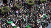 Manifestações maciças na Argélia apesar das prisões e do Ramadã