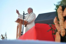 O discurso "atualizado" e a agenda conservadora da turnê do Papa na America Latina