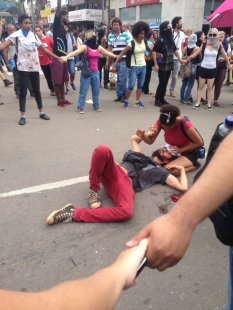 Estudante da UFG está intubado em estado grave por conta da repressão policial