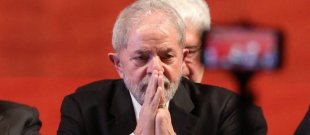 Arbitrariedade-express: Ministro nega harbeas corpus a Lula e facilita sua prisão