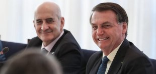 Emendas de Bolsonaro para comprar deputados dariam 1,6 milhões de cilindros de oxigênio