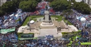 Paralisação nacional na Argentina mobiliza diversas categorias de trabalhadores contra os ataques da extrema direita de Milei