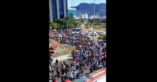 Agentes de saúde do RJ ameaçam greve pois Crivella não paga os salários e falta insumos e remédios