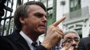 Em resposta às vaias e rechaço da população, Bolsonaro esbraveja contra o Carnaval