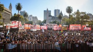 No 48º aniversário do golpe militar na Argentina, ocorreu massiva mobilização contra Milei e seu governo