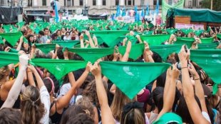 Que o DCE Mário Prata - UFRJ construa a luta pela legalização do aborto no dia 08 de agosto!