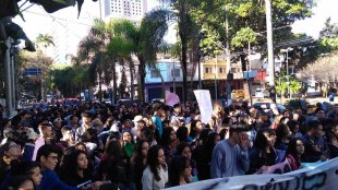 Estudantes secundaristas tomam as ruas de campinas contra a BNCC