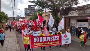 Começam fracas as manifestações e a defesa de Dilma que dá o tom