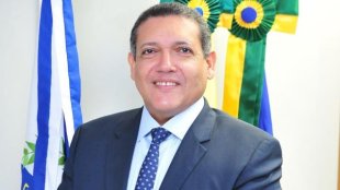 Senado aprova Kassio Marques, escolhido de Bolsonaro, para o STF