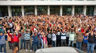 Trabalhadores da USP aprovam greve a partir do dia 12/05