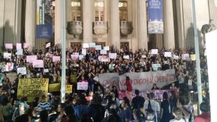 Milhares de mulheres em repúdio a cultura do estupro no Rio de Janeiro