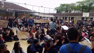 Mais de 100 escolas ocupadas no Paraná contra os ataques do governo golpista