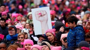 A luta das mulheres na era Trump: lutar pelo pão e pelas rosas
