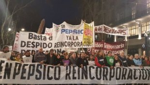 Argentina: 30 mil pessoas no ato massivo contra as demissões de PepsiCo