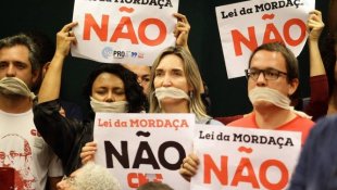URGENTE: Câmara vota hoje lei para censurar professores, o "Escola Sem Partido"