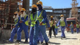 Trabalhadores imigrantes se rebelam no Catar para exigir salários