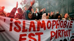 FRANÇA: Macron é responsável pela caça às bruxas contra muçulmanos e "esquerdistas islâmicos"
