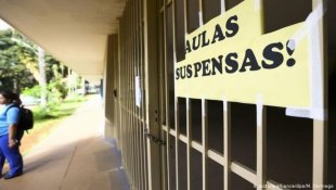 7 escolas em São Paulo fecham por infecções, governo de Doria é culpado