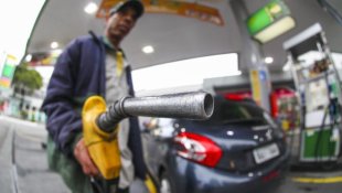 Gasolina encareceu 34,7% só em 2021 devido ao projeto de privatização da Petrobras