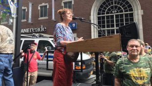 Susan Sarandon se solidariza com os mineiros em greve do Alabama